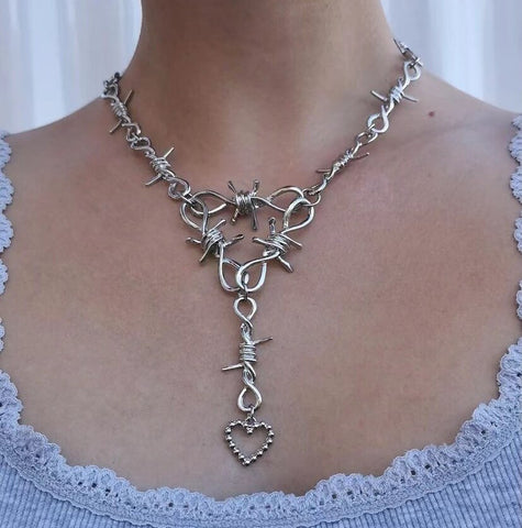 Image of Hollow Love Heart Thorns Necklace