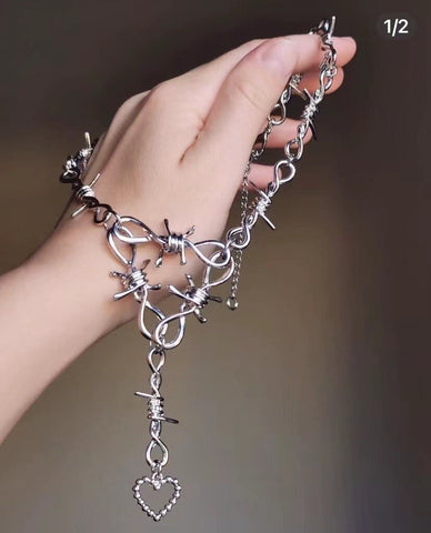 Image of Hollow Love Heart Thorns Necklace
