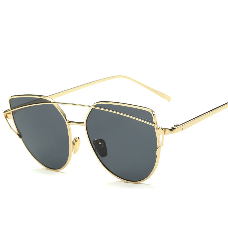 CAT'S EYE SUNGLASSES
