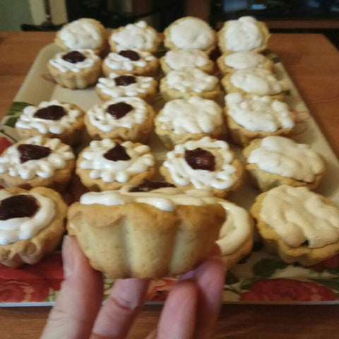 Image of 12-Pack Flower Reusable Non-stick Silicone Baking Cups