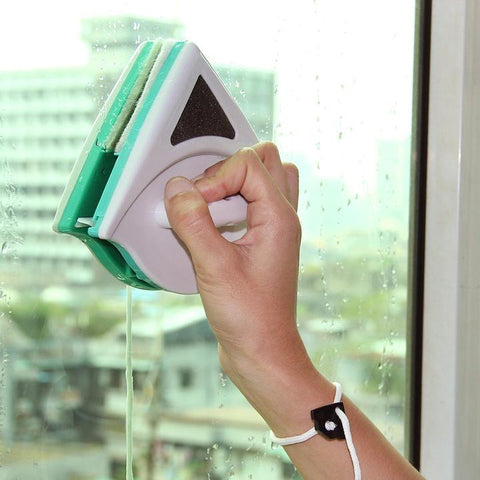 Image of Magnetic Window Cleaner